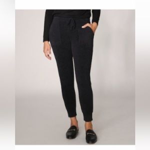 Barefoot dreams Ultra lite black jogger size large